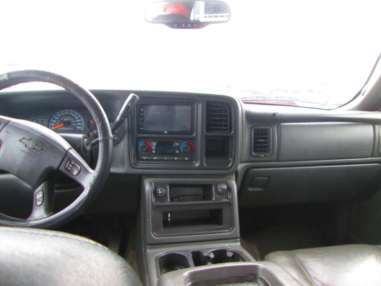 2007 RED Chevrolet Silverado 1500 (2GCEK13Z771) , located at 1815 NE 28th St., Fort Worth, TX, 76106, (817) 625-6251, 32.795582, -97.333069 - Photo#11